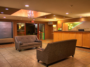 Holiday Inn Hotel & Suites Osoyoos by IHG