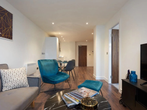 1BR Flat With a Double Bed - New Eton House Residence Slough