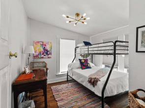 Gorgeous Artistic Fully Fenced Home Near Downtown