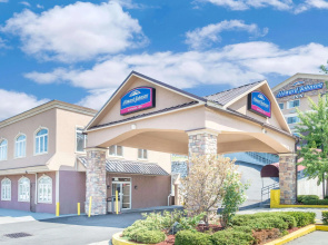 Howard Johnson by Wyndham North Bergen