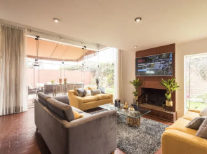Lima Fabulous  House 5br sleep8 Next Mall