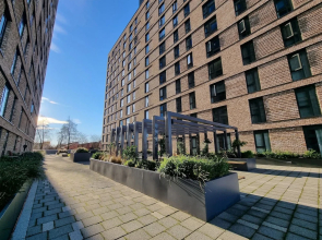 Trafford Suite Modern 1 bed With Cinema Room