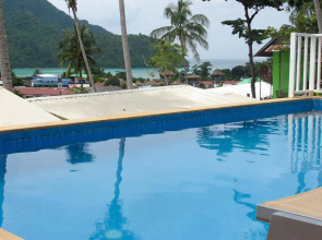 Phi Phi Uphill Cottage