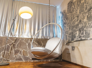 18Arts Hotel - Living in a Gallery!