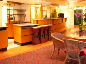 Egg Hotel Paris Gonesse