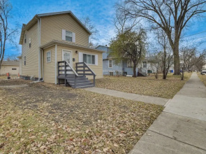 Dog-friendly Home < 1 Mi to Downtown Fargo!