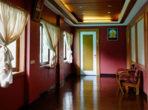 Saphan Krungthep Hostel & Spa