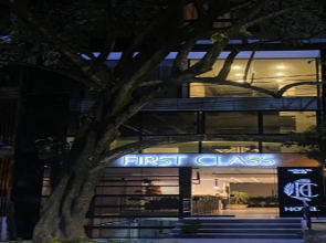 First Class Hotel