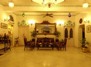 Jagat Niwas Palace