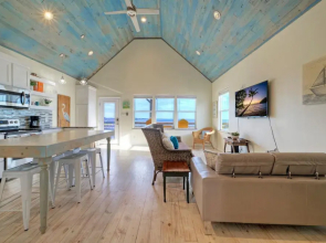 Bayside Lodge by Avantstay Panoramic Water Views
