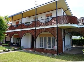 Spacious Villa With Private Garden and Pool