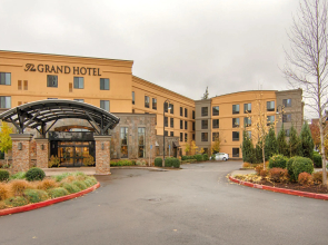 Grand Hotel at Bridgeport
