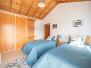 Villa Traditional, Pico by Izibookings