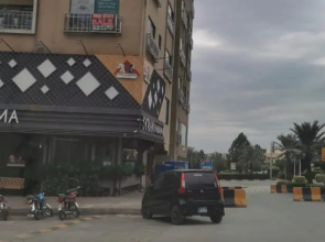 Luxury apartment in Bahria Town Phase iv