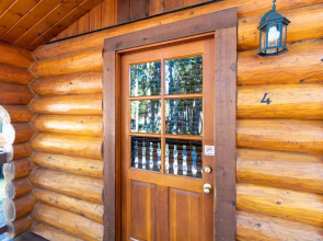 Riverbend Cottages & RV Resort