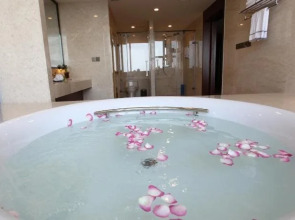 Longyue International Hotel