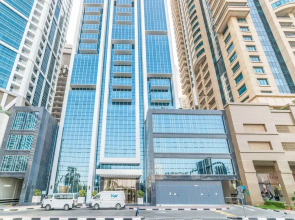 bnbme - 3B-MarinaArcade-1606