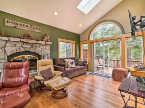 Tahoe Donner Retreat w/ Hot Tub & Fireplace!