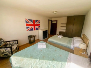 King Bed, Familiar Duplex, Vista al Río, Enormes Habitaciones, Parking, GYM & PISCINA!