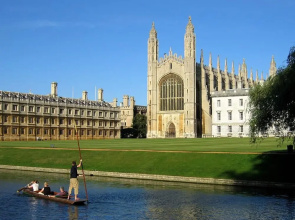 1-bed House - Sleeps 2 - Parking, Wifi