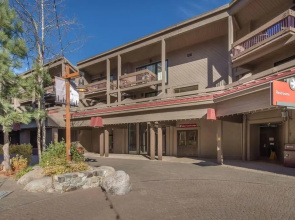 Flurry by Avantstay Tahoe Donner Home w/ Access to Northstar Resort Community