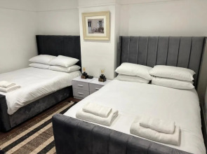 Sakura,sleeps 8 Netflix