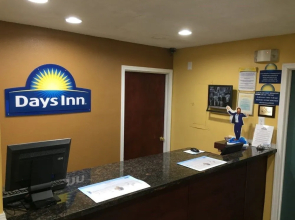 Days Inn by Wyndham Medford