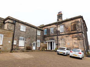 Luxury Nautical Apartment Central Free Parking