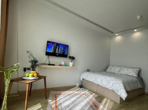 studio unit with pool and gym