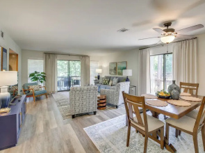 1 Mi to Boating: Pool-view Haven in Lake Hamilton!