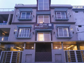 Bhopal Inn by Ten On Ten Stays