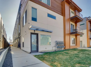 Rooftop Deck & Mtn Views: Luxe Denver Home