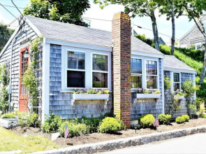 Private Beach Cottage for two in Sconset!