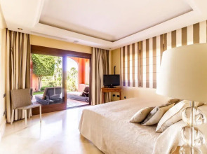 Frontline beach 3 bedroom apartment