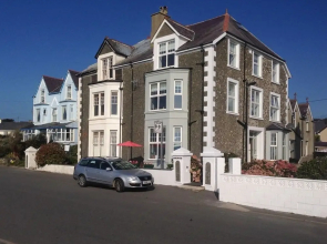 Glanllifon Bed and Breakfast