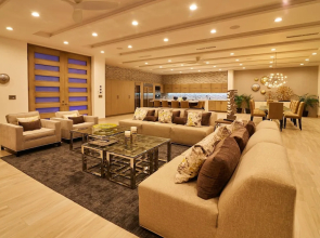 Luxurious Oceanfront Living, Minutes From Downtown: Villa Land's End