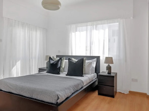 Phaedrus Living: Romanou Modern City Center Flat