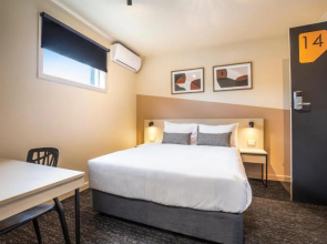 Nightcap at Manhattan Hotel