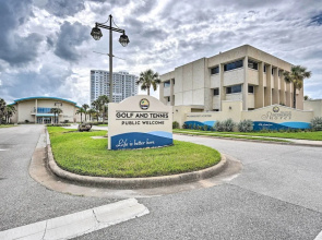 Oceanfront Daytona Beach Studio w/ Balcony