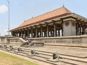 OYO 320 Hotel By The C