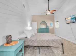 Bates Avenue House