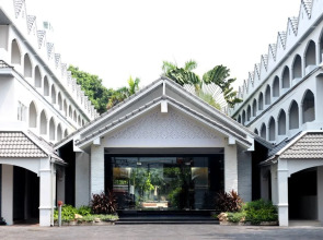 Pooh Beach Resort & Spa