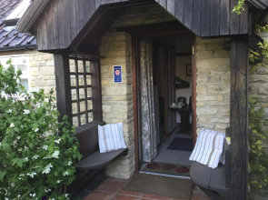 Moat Cottage Barns