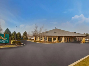 Baymont Inn and Suites Marshall