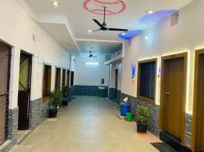 Goroomgo Raghunandan Guest House Ayodhya