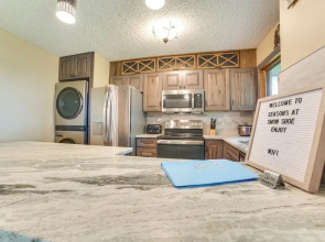 Bellaire Ski Condo: 1 Mi to Summit Mountain!