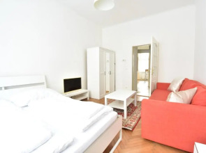 Universum Apartment 3