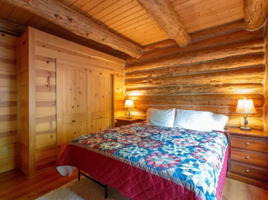The Log Cabin 2 Bedroom Home by RedAwning