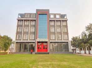 OYO Townhouse 76476 Jashn