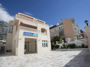 Apartments and Rooms Kapulica